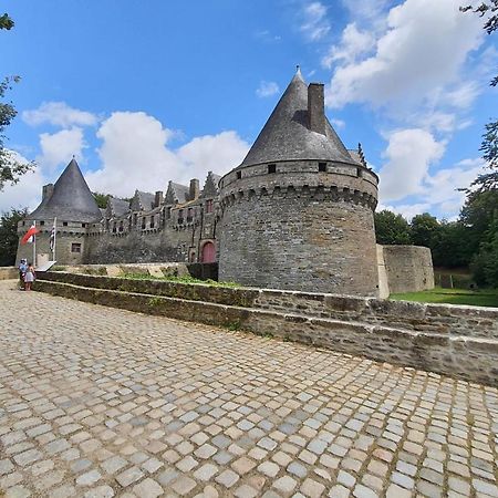 Le Duplex Du Chateau Centre Ville Calme بونتيفي المظهر الخارجي الصورة