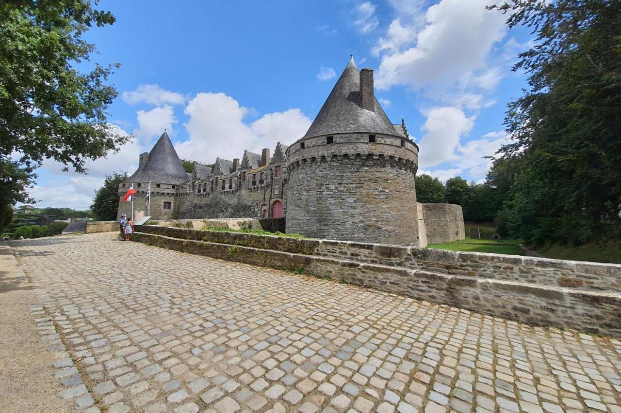 Le Duplex Du Chateau Centre Ville Calme بونتيفي المظهر الخارجي الصورة