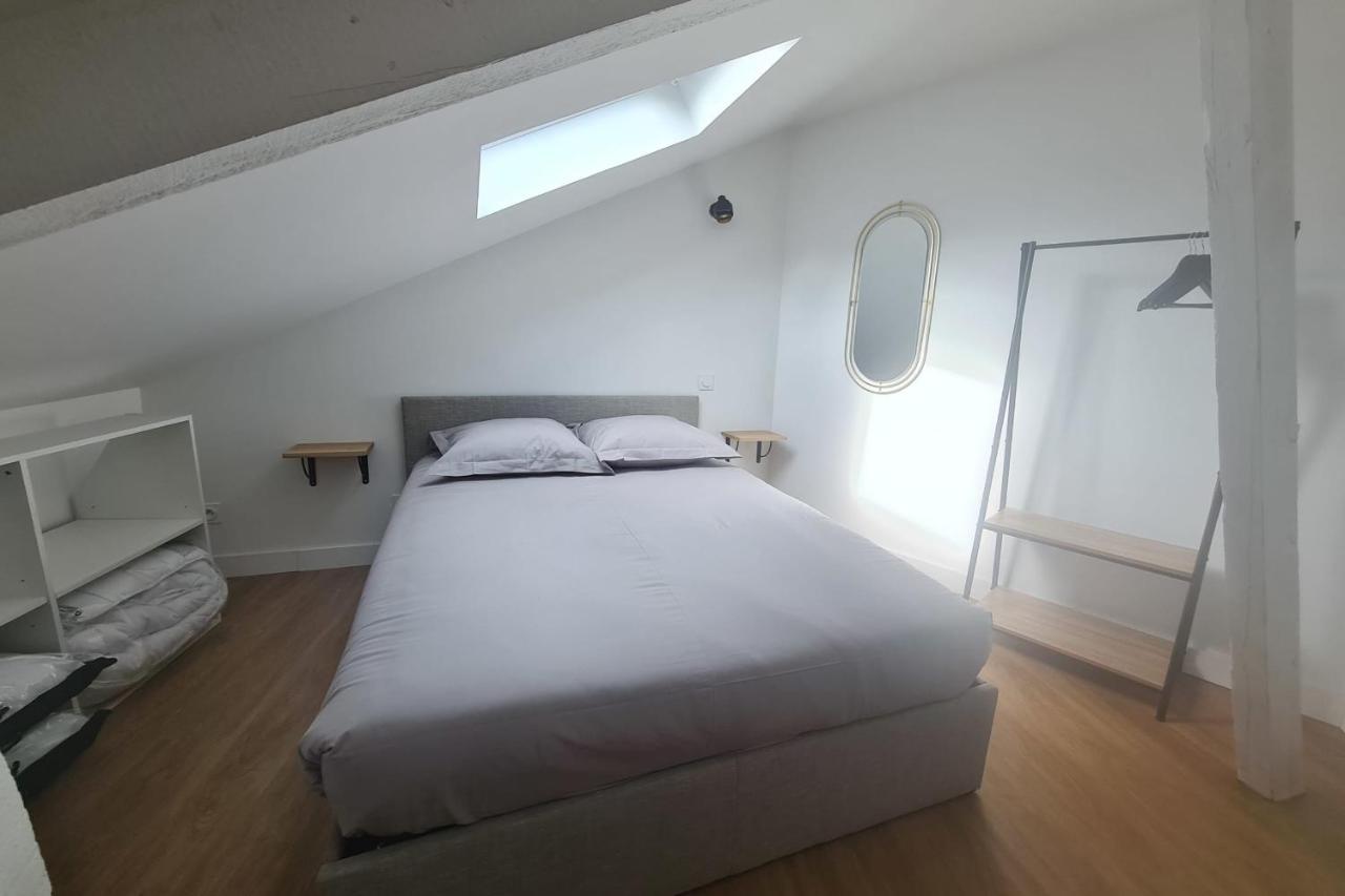 Le Duplex Du Chateau Centre Ville Calme بونتيفي المظهر الخارجي الصورة