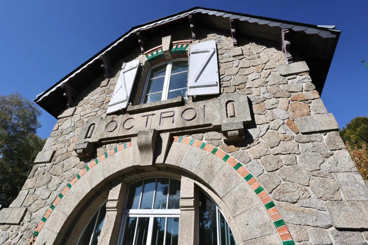 Le Duplex Du Chateau Centre Ville Calme بونتيفي المظهر الخارجي الصورة